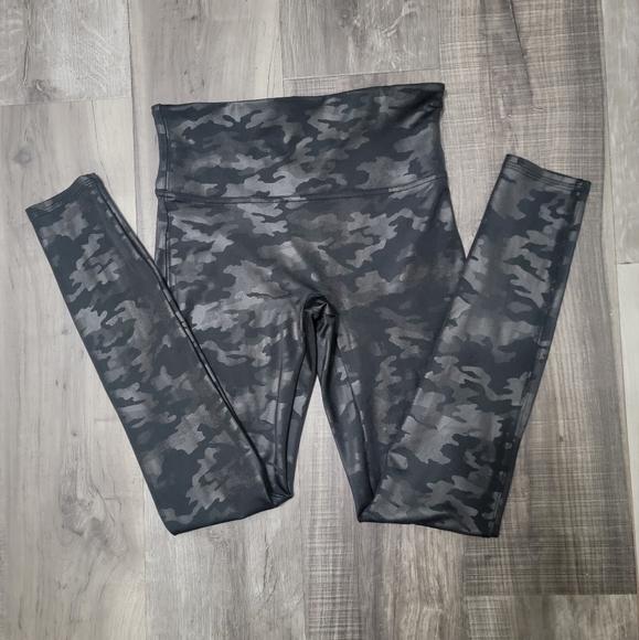 SPANX Leggings Black and Gray - Metallic - Picture 3 of 11